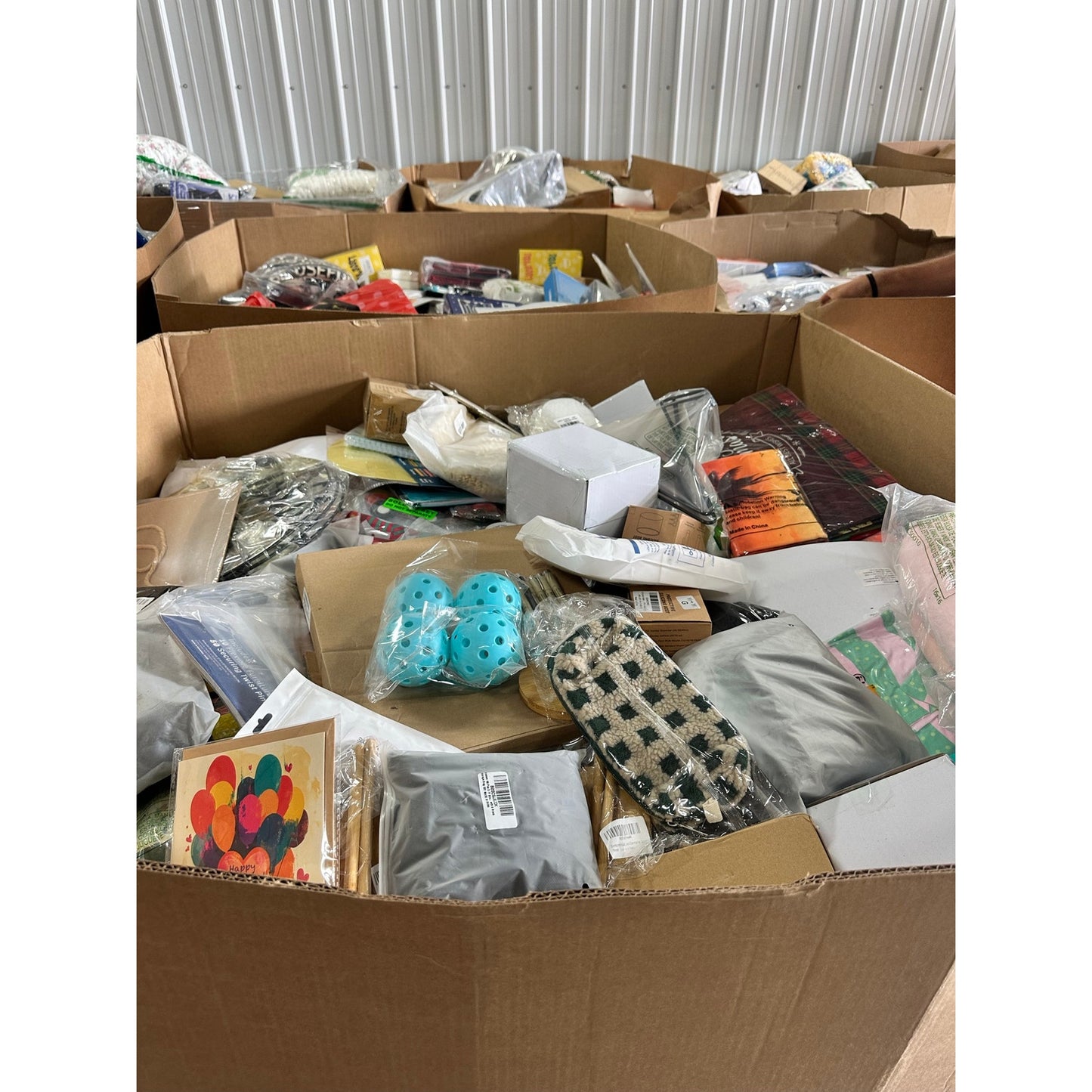 24 Amazon HPC 4 foot pallets