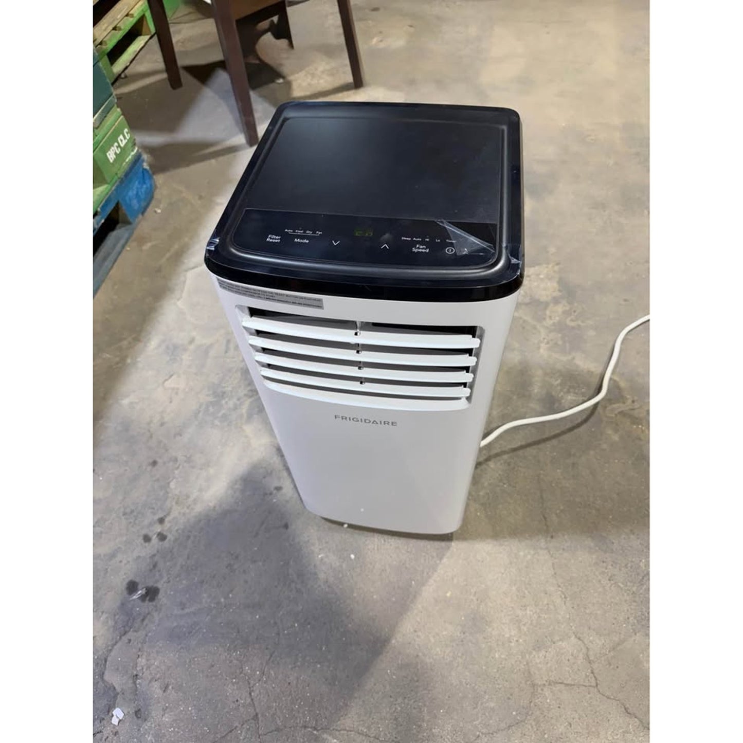 Frigidaire Portable AC 5,500 DOE BTU (FHPC082AC1) – NEW OPEN BOX – Cools 150 sq ft