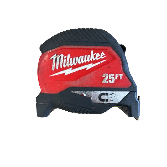 Milwaukee Magnetic 25FT Tape Measure Black/Red Durable Housing