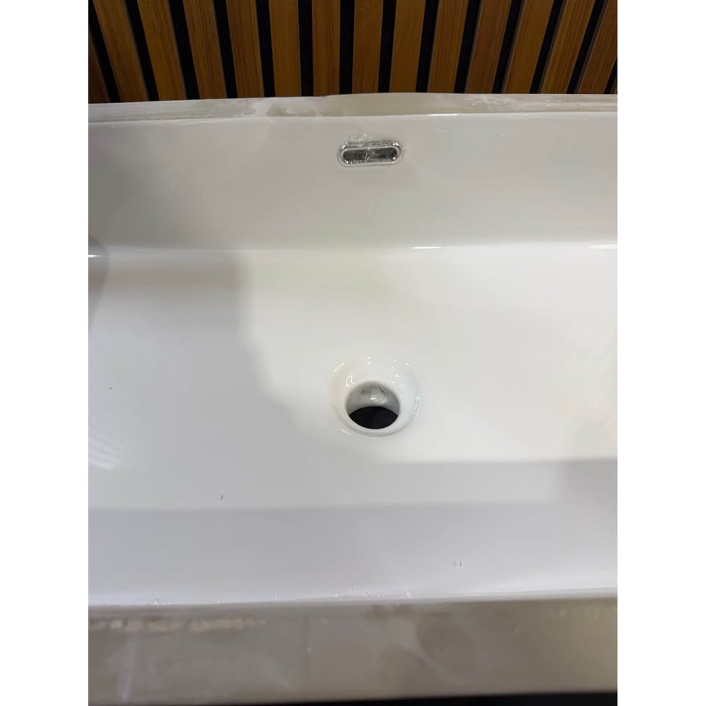 Cadeninc 27.56” x 15.75” Undermount Bathroom Sink White Ceramic (LQHE-6516) NEW