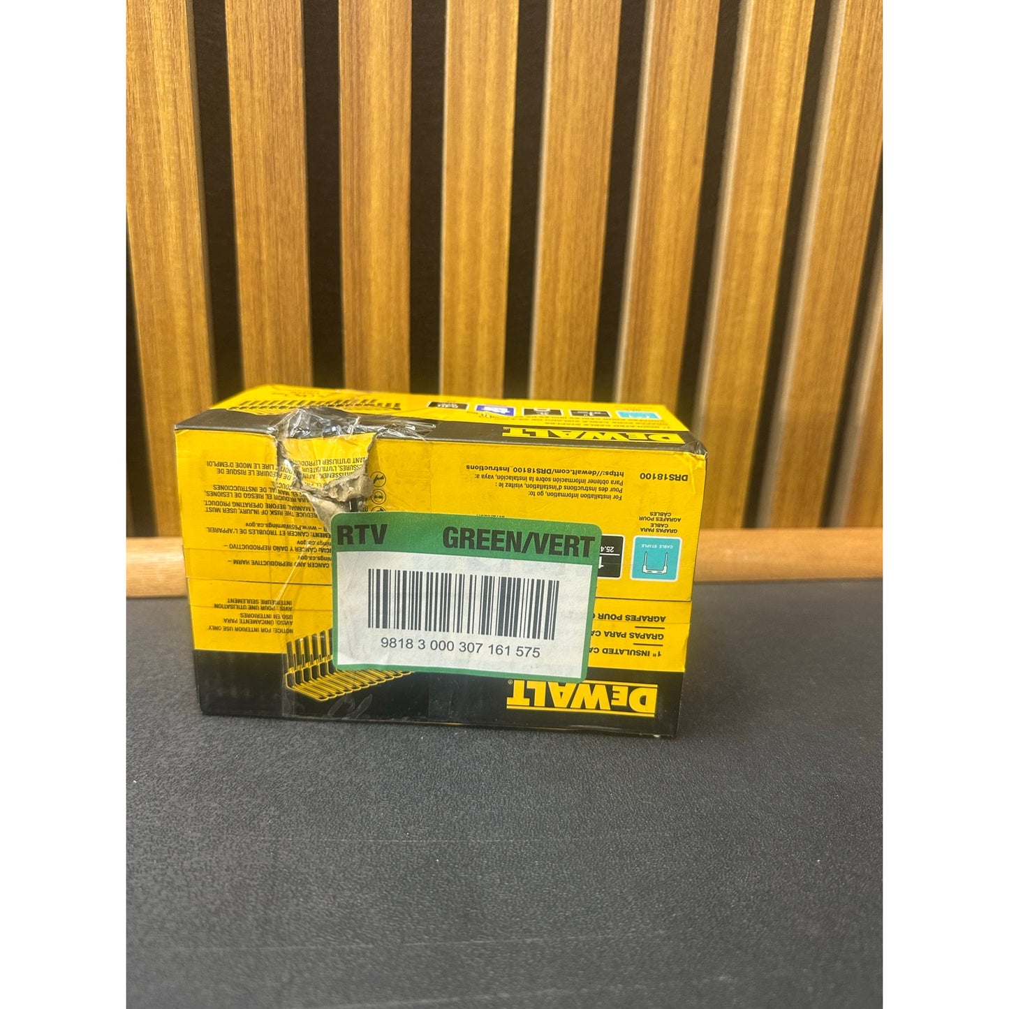 DEWALT 1 in Insulated Electrical Staples 540 Count Open Box