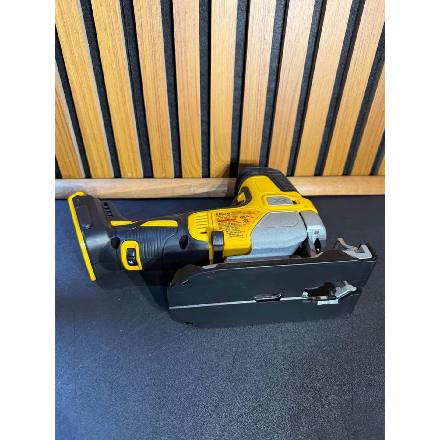 DEWALT 20V MAX XR Barrel Grip Jigsaw Tool Only Used Like New