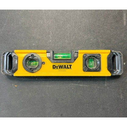 DEWALT 9 in Torpedo Level Used Excellent