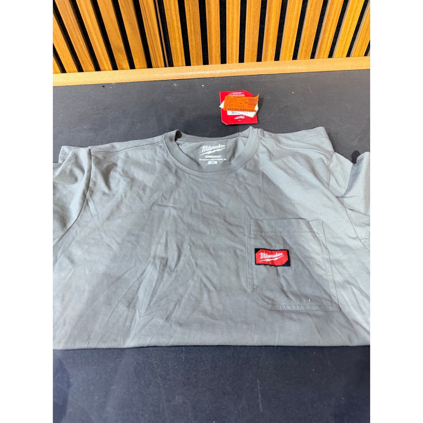 Milwaukee GRIDIRON Gray Pocket T Shirt Medium As Is