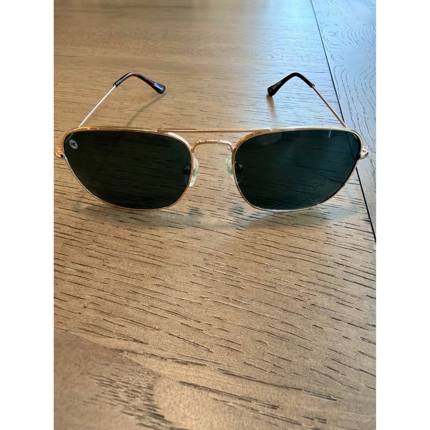 Metal Aviator Style Sunglasses Gold Frame Dark Lenses Unisex Fashion Shades