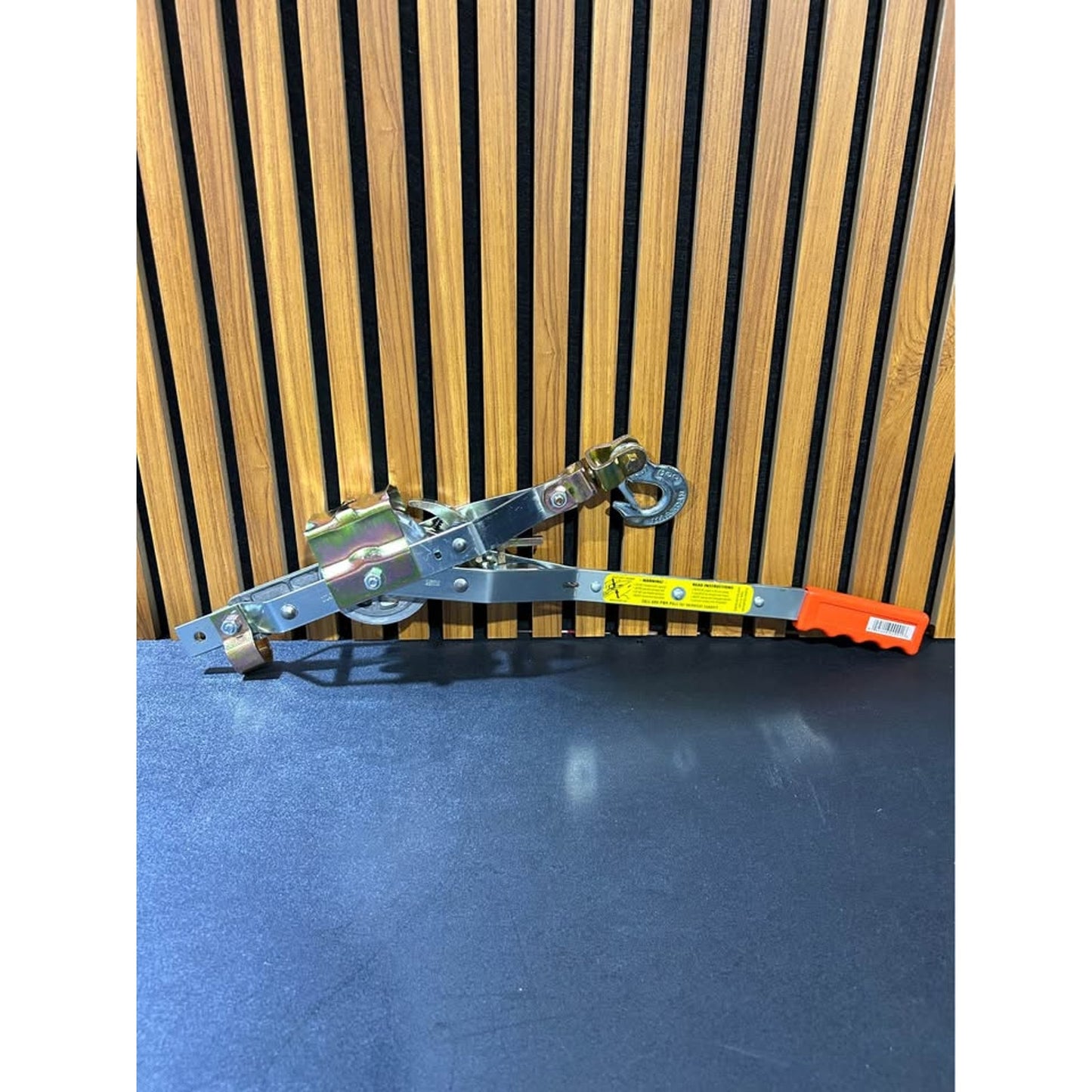 1,500 lb. 3/4-Ton Capacity 10:1 Leverage Rope Puller Come Along Tool