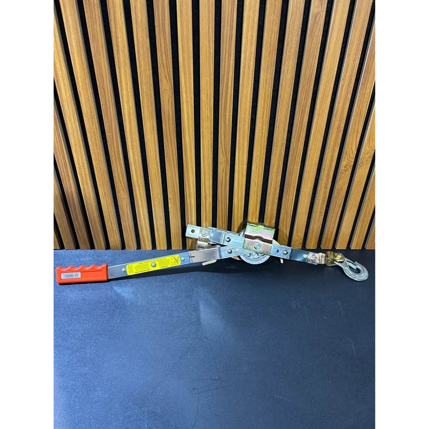 1,500 lb. 3/4-Ton Capacity 10:1 Leverage Rope Puller Come Along Tool