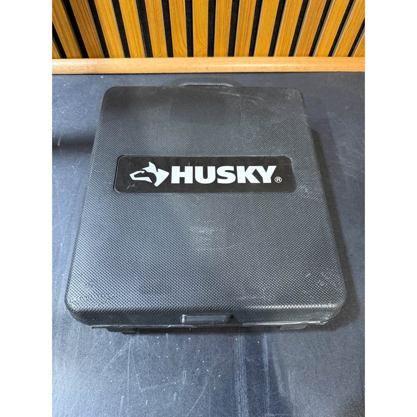 Husky 27-Piece Air Tool Kit w/ Impact Ratchet Die Grinder & Air Hammer Used Like New