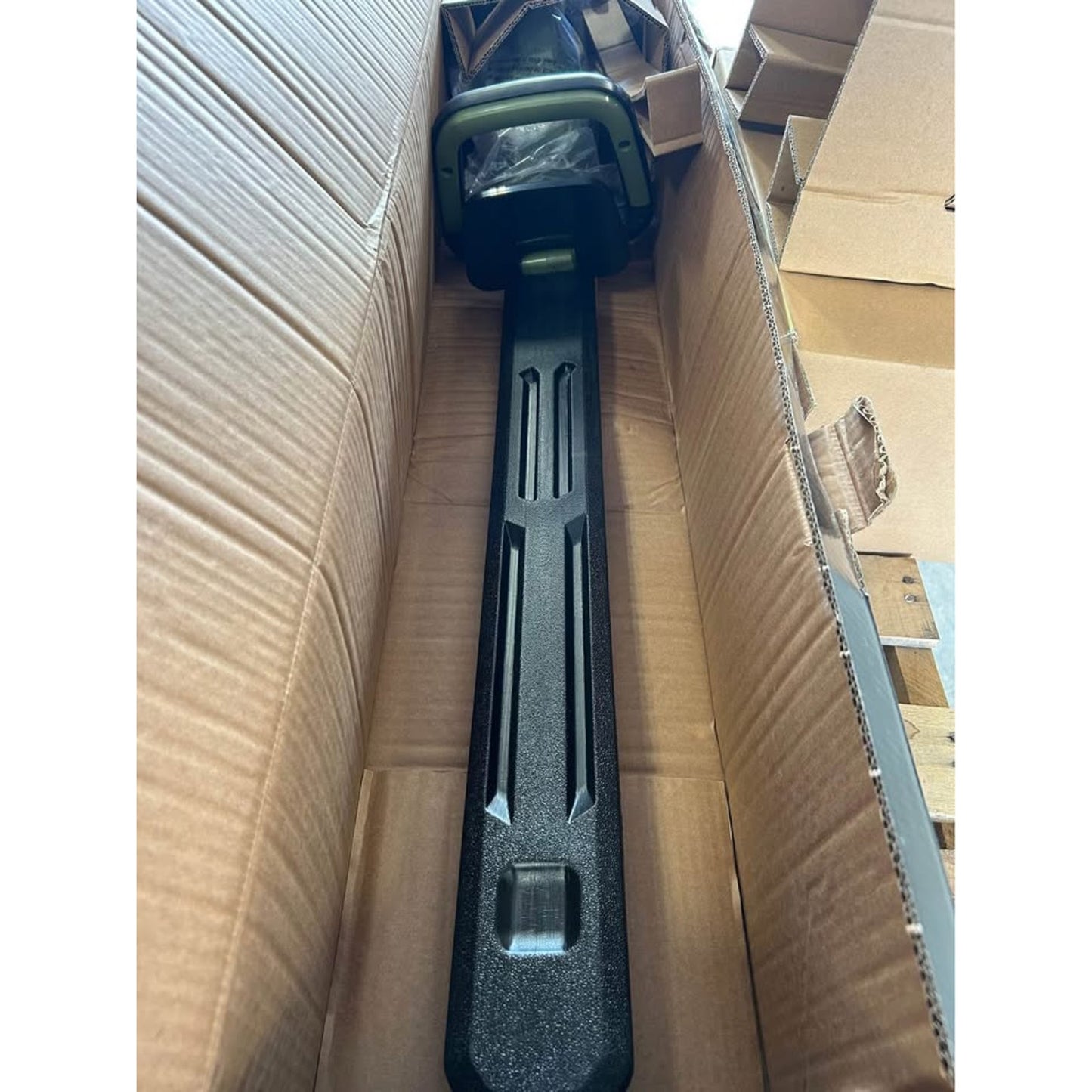 Green Machine 62V 25 in Cordless Hedge Trimmer Tool Only New