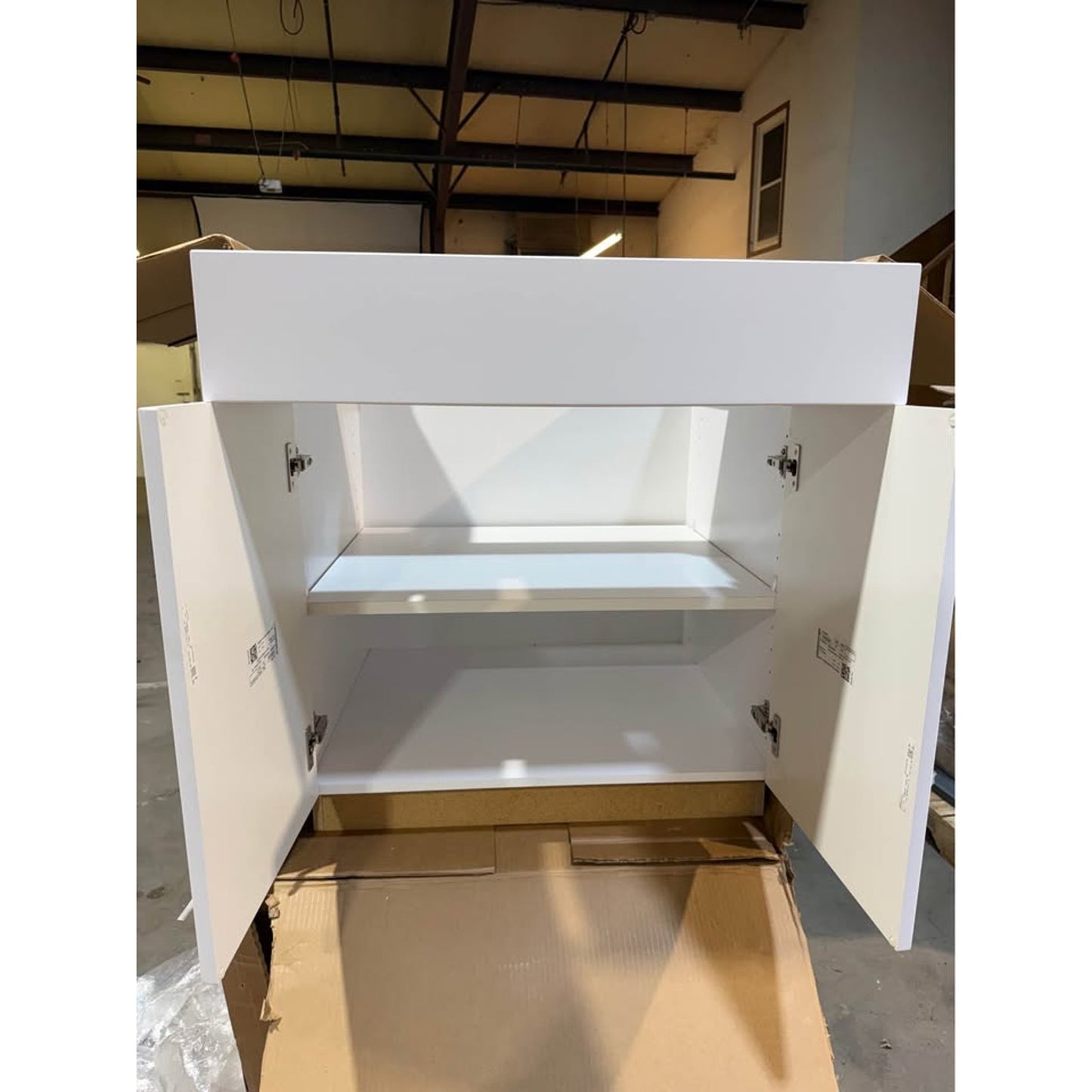 Hampton Bay Edgeley 30” Base Kitchen Cabinet (B30-EDWH) White Slab, Soft-Close, Assembled BRAND NEW