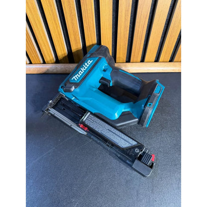 Makita 18V LXT 23 Gauge Cordless Pin Nailer Bare Tool XTP02Z Used Like New