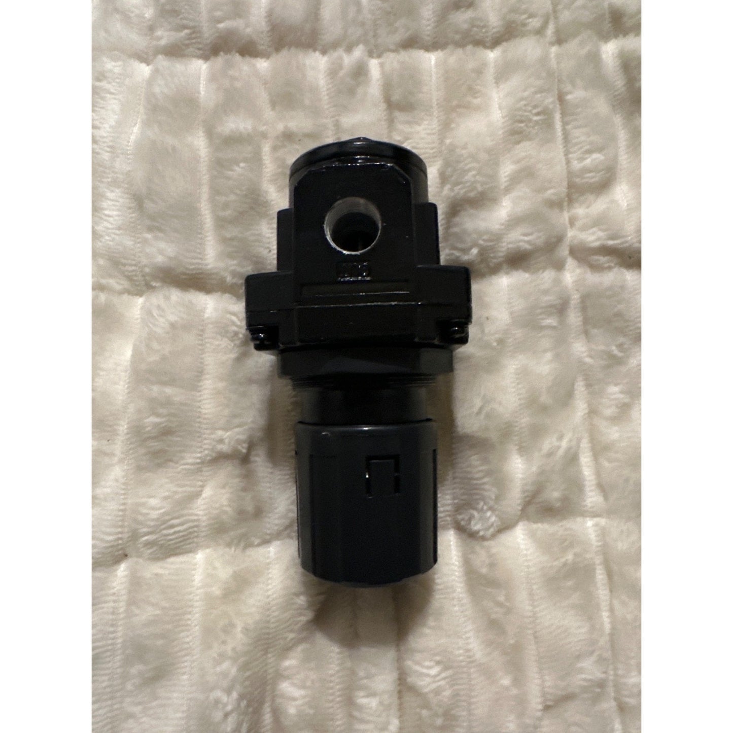 Husky 3/8 In. Air Regulator Push-To-Lock Adjustment High PSI