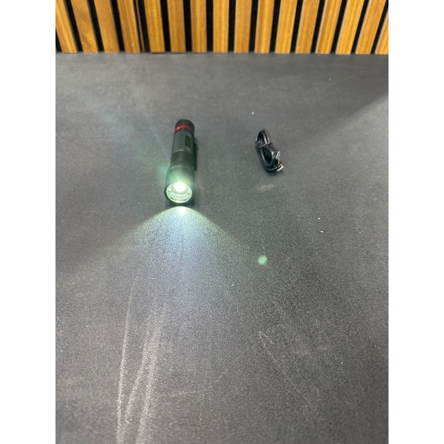 Coast HX6R Rechargeable Flashlight 800 Lumens Focusing Beam Compact Design