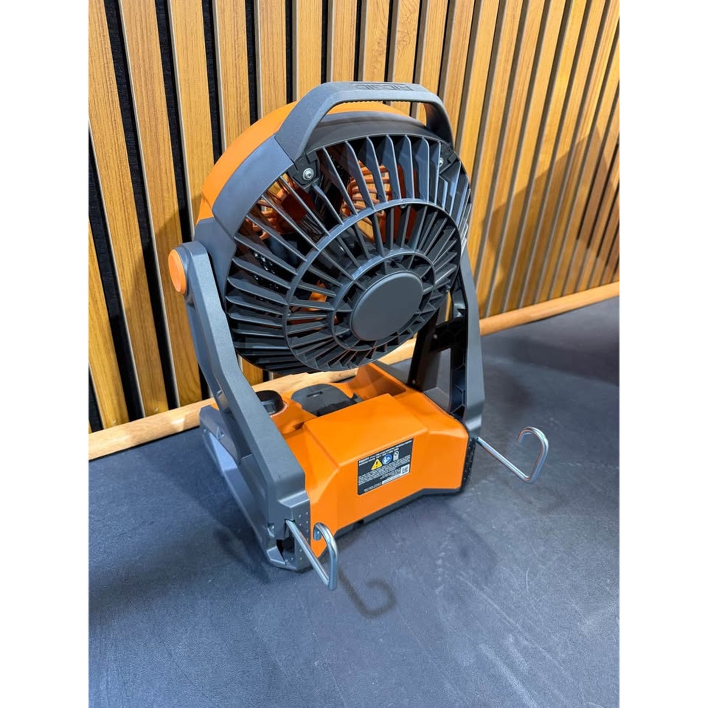 RIDGID 18V Cordless Hybrid Jobsite Fan Tool Only Used Like New
