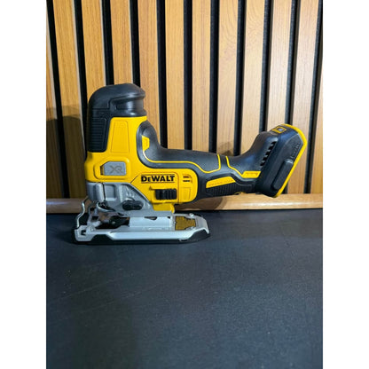 DEWALT 20V MAX XR Barrel Grip Jigsaw Tool Only Used Like New