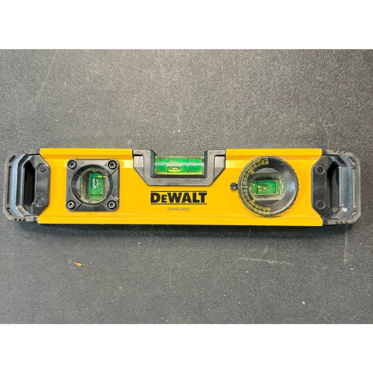 DEWALT 9 in Torpedo Level Used Excellent