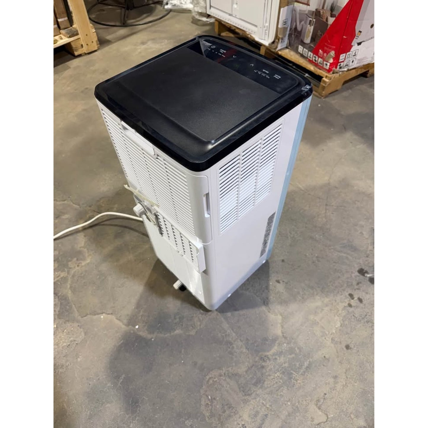Frigidaire Portable AC 5,500 DOE BTU (FHPC082AC1) – NEW OPEN BOX – Cools 150 sq ft