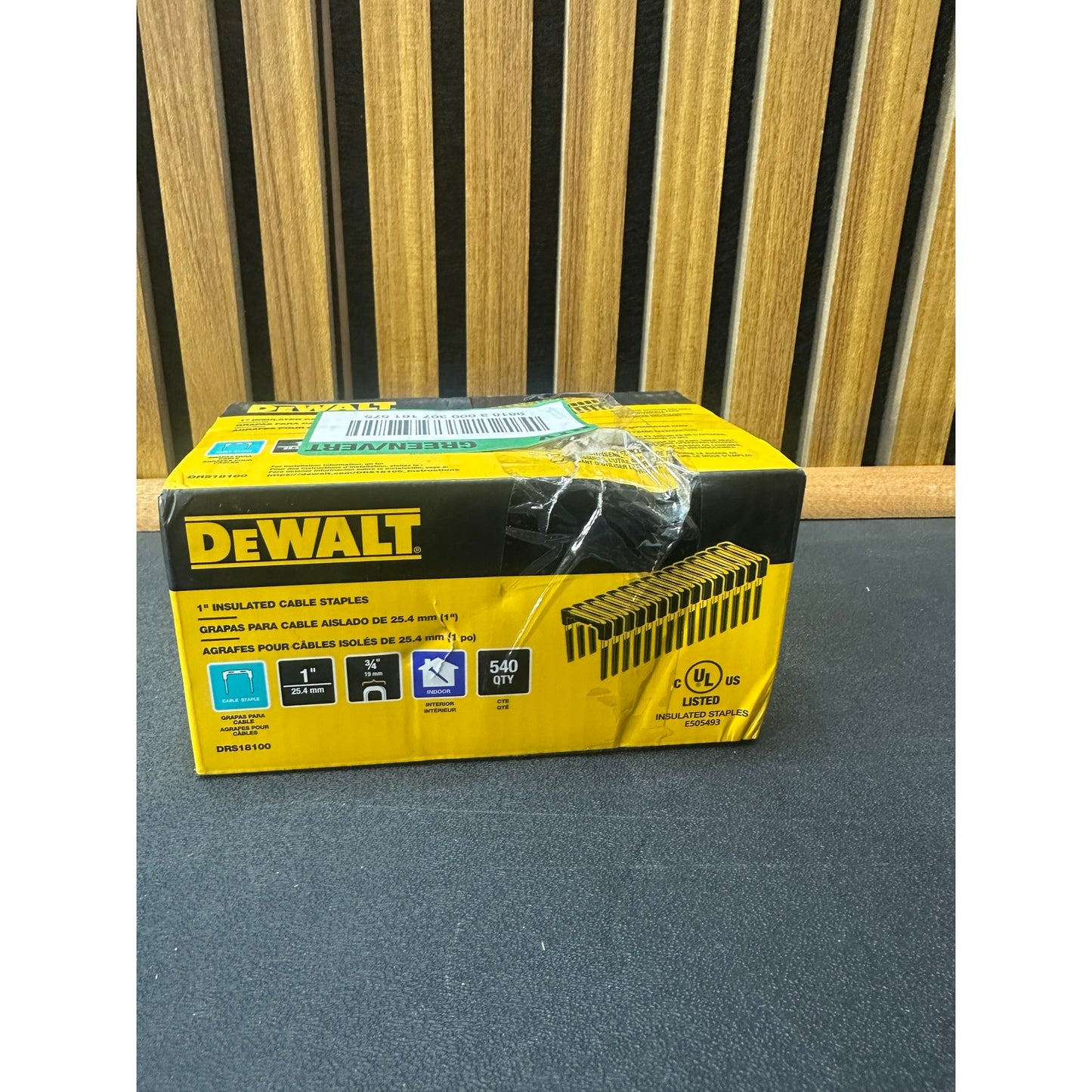 DEWALT 1 in Insulated Electrical Staples 540 Count Open Box