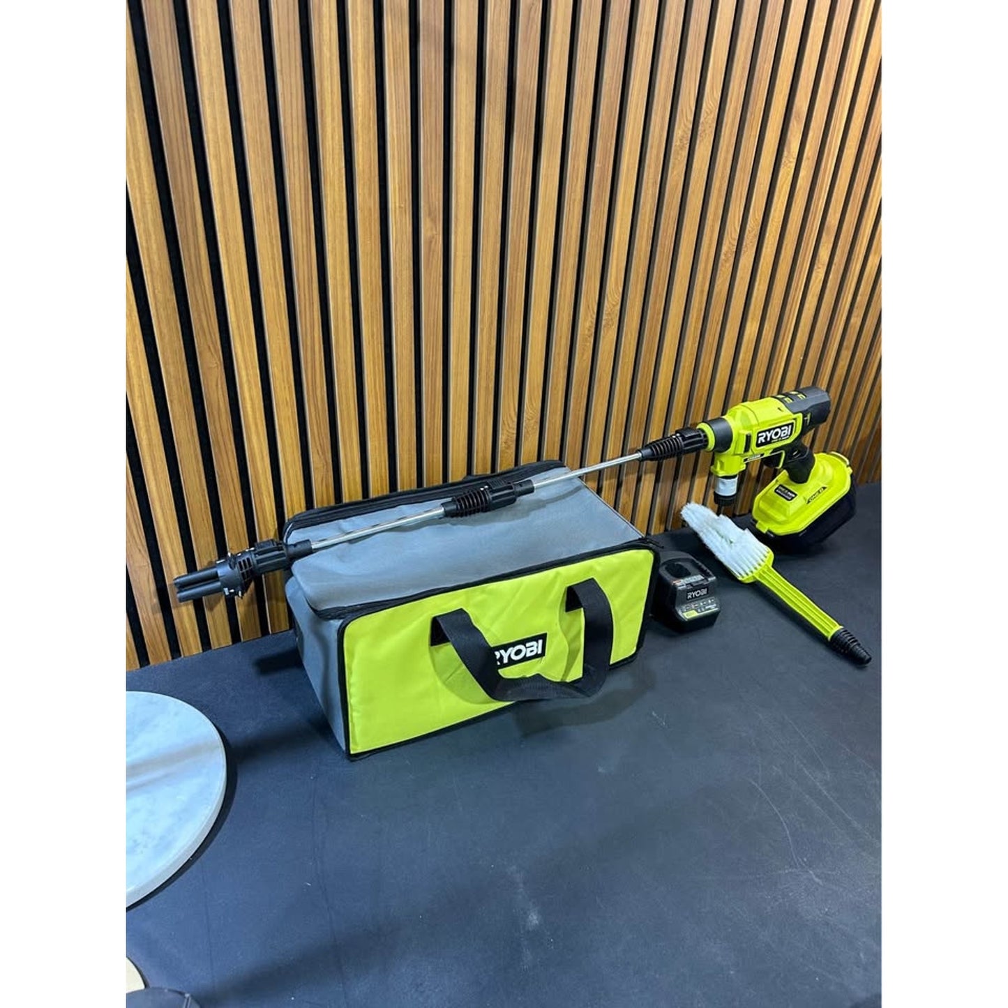 RYOBI ONE+ HP 18-Volt Brushless EZClean 600 PSI 0.7 GPM Cordless Electric Power Cleaner w/ 4.0Ah Bat