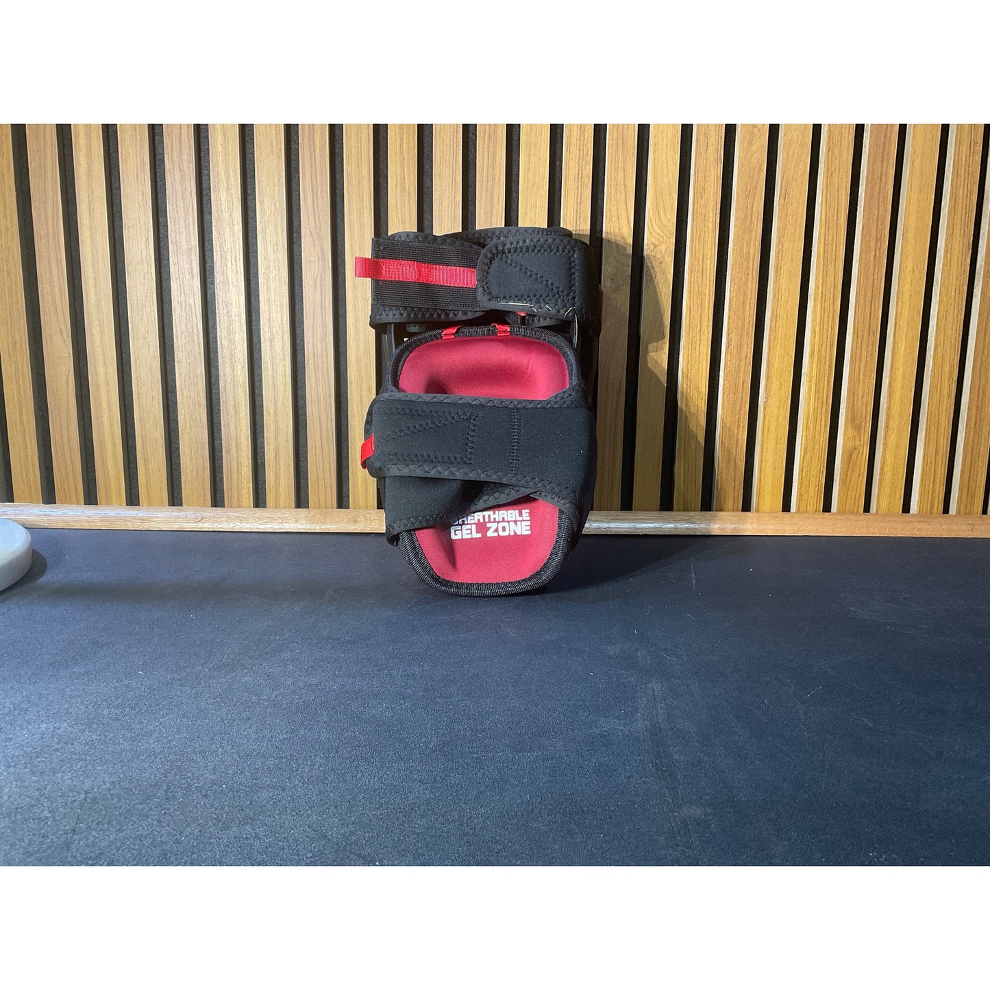Husky Hard Cap Gel Foam Stabilizer Knee Pads New