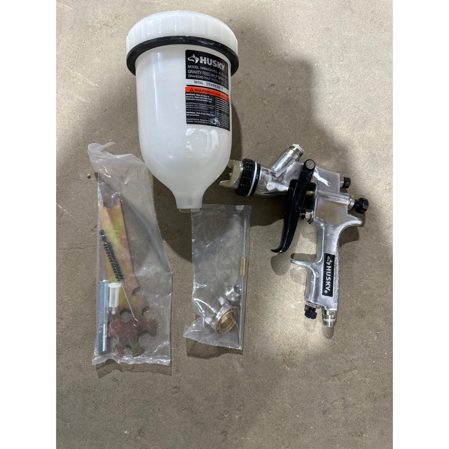 Husky HVLP Spray Gun Gravity Feed 600cc Cup Low Overspray Painting Kit