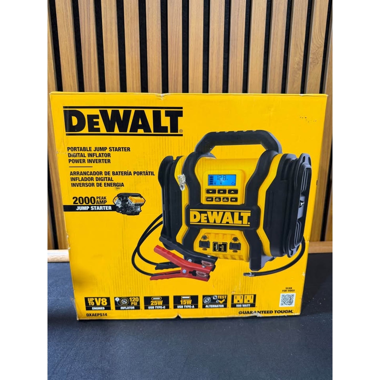 DEWALT 2000 Peak Amp Portable Jump Pack w/ Digital Compressor Like New