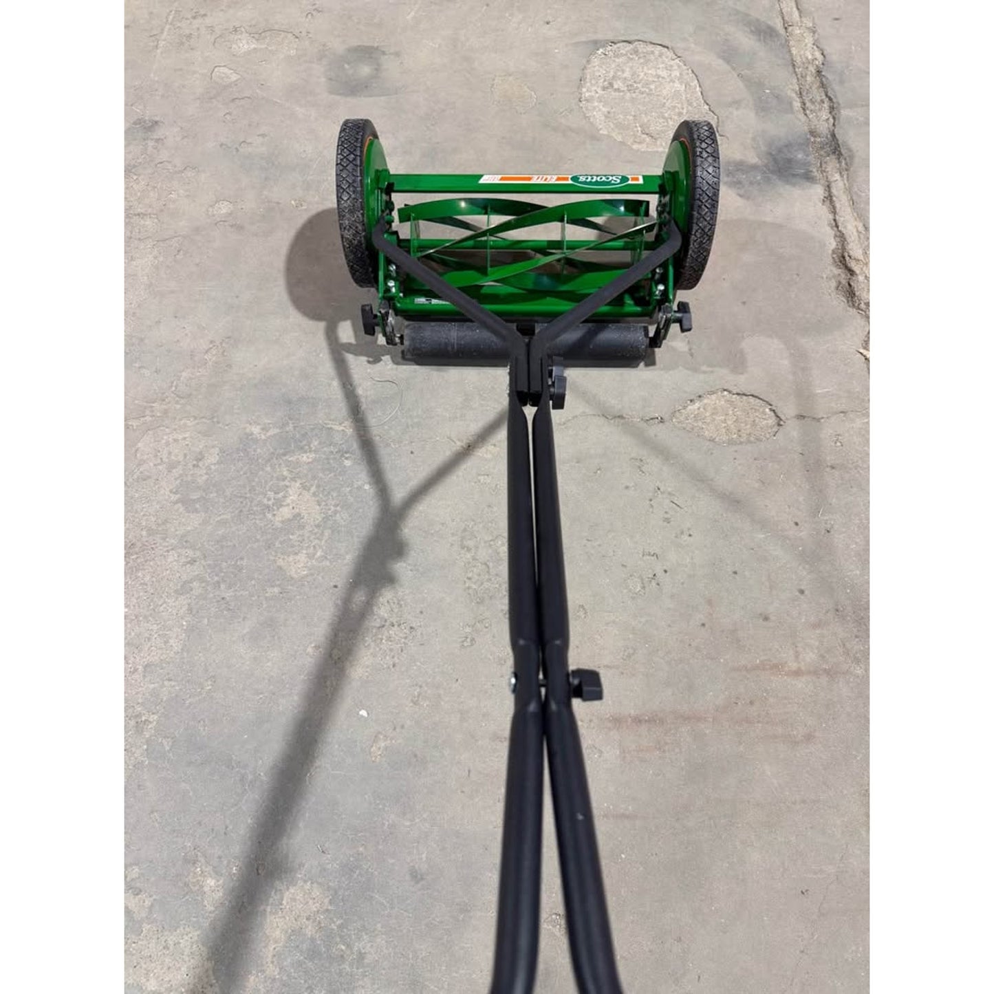 Scotts 16” Manual Reel Push Lawn Mower (415-16S) – Used Like New